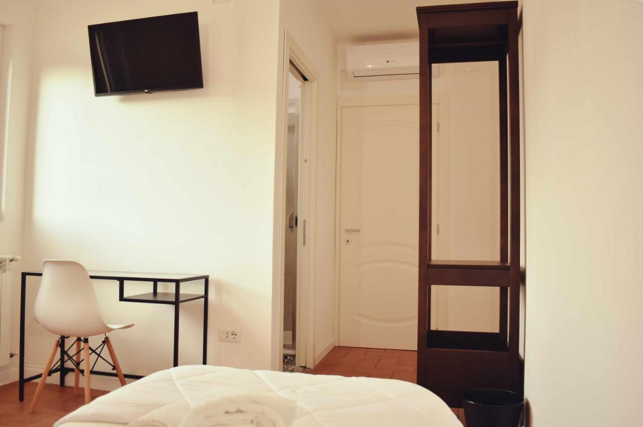 Il Casale Dei Calanchi Bed & Breakfast Aliano Exterior photo