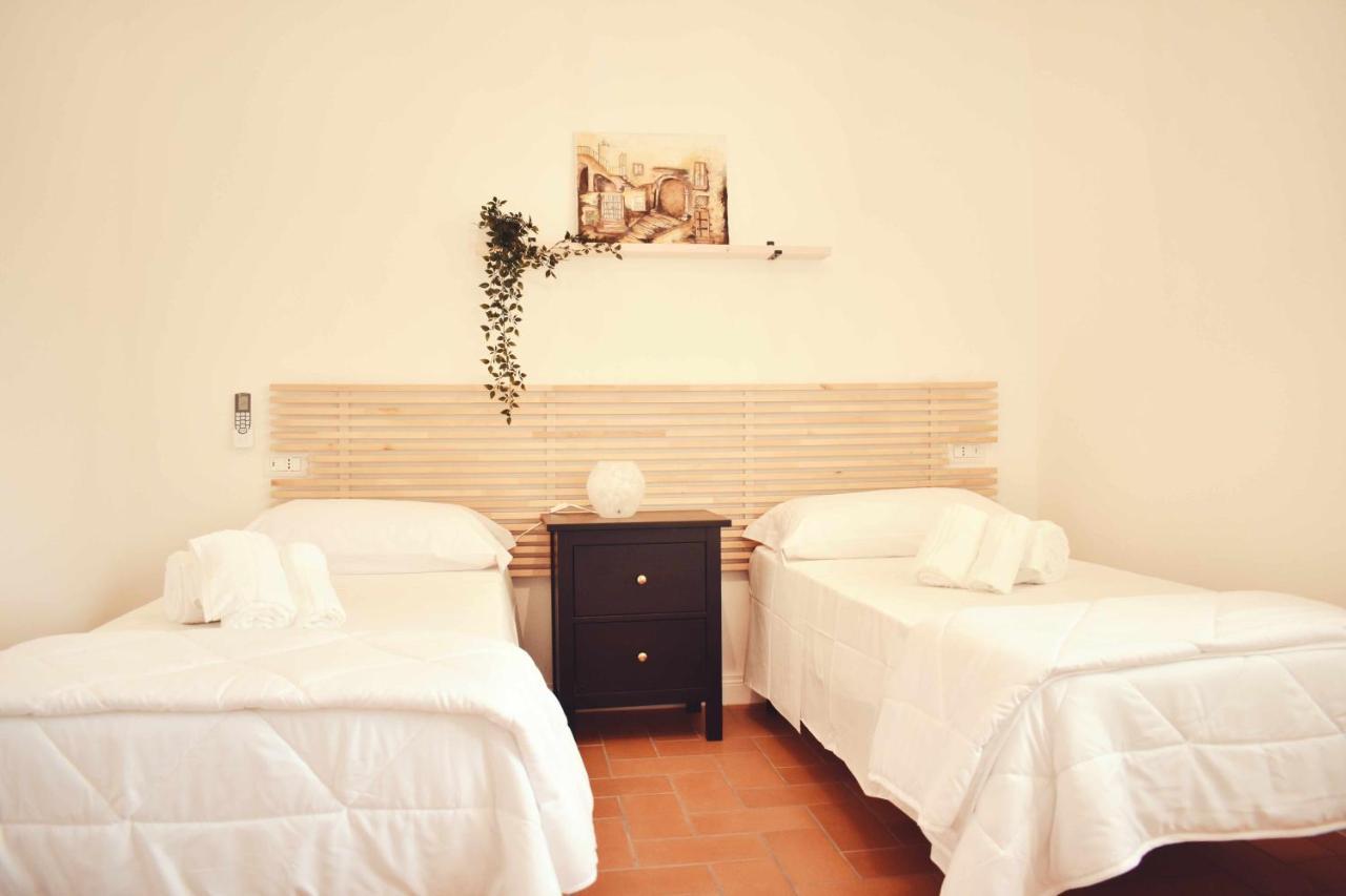 Il Casale Dei Calanchi Bed & Breakfast Aliano Exterior photo